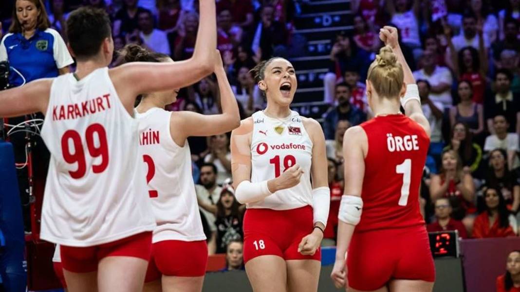 Cansu Özbay, Melissa Vargas, Zehra Güneş, Ebrar Karakurt ve Gizem Örge kararı: Filenin Sultanları hangi kanalda? 9